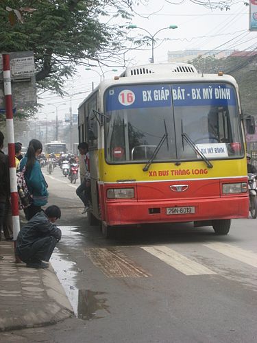 xe bus từ Bến xe Giáp Bát đến Làng Nhật Tảo